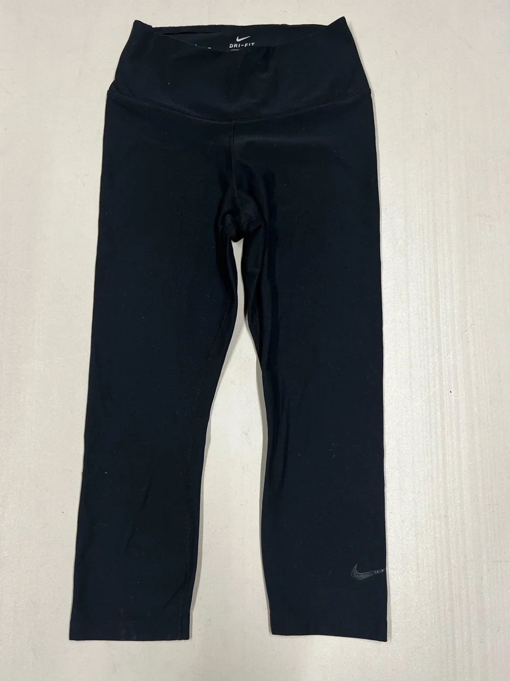 Nike Women’s M Black Dri-FIT Performance Leggings